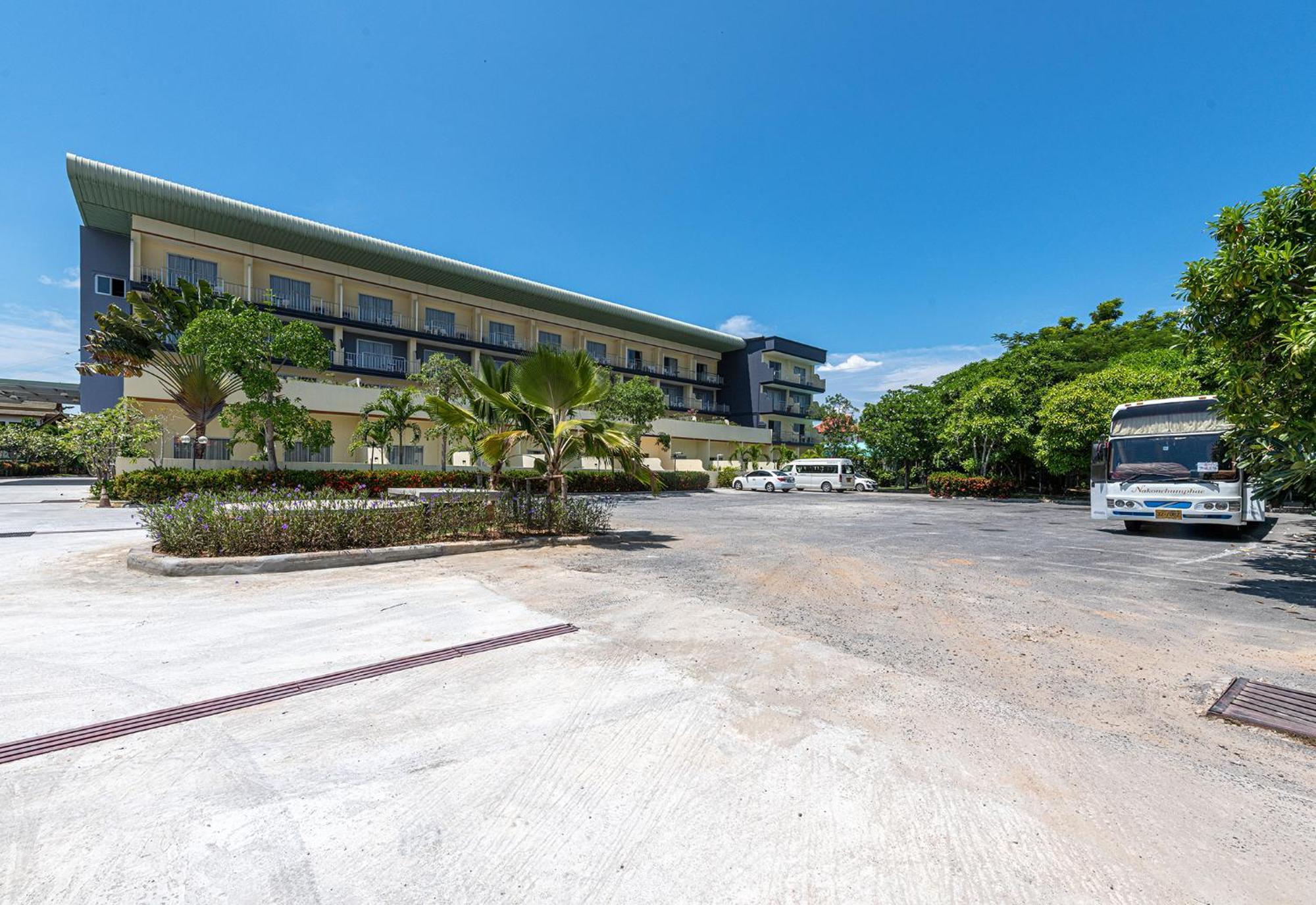 Blue Beach Grand Resort And Spa In Chalong Phuket By Dayuu Ban Saiyuan Zewnętrze zdjęcie