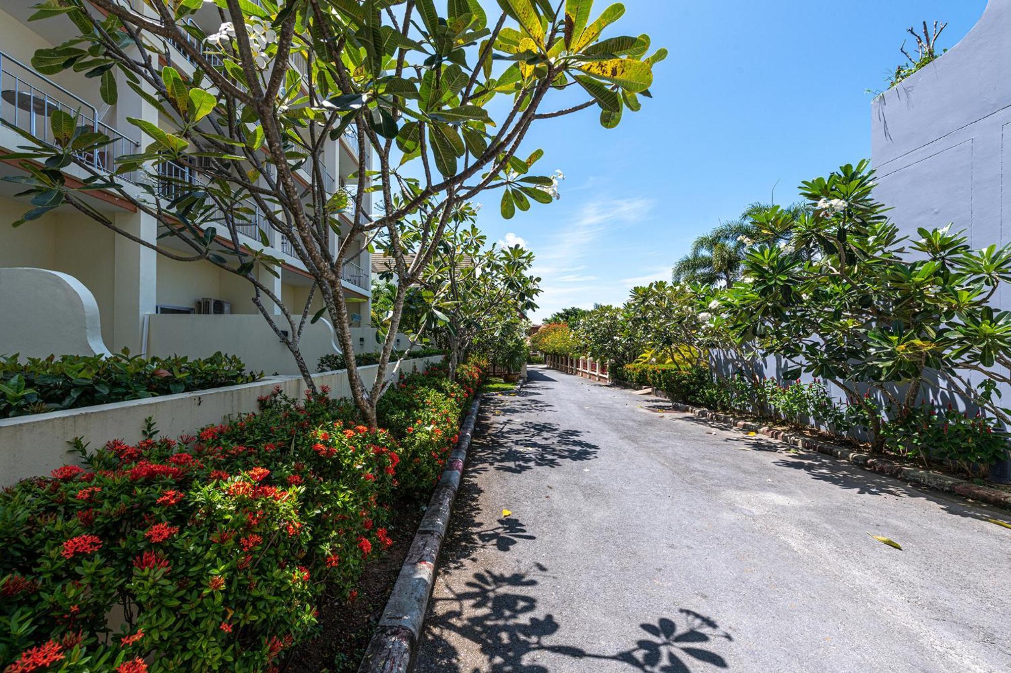 Blue Beach Grand Resort And Spa In Chalong Phuket By Dayuu Ban Saiyuan Zewnętrze zdjęcie