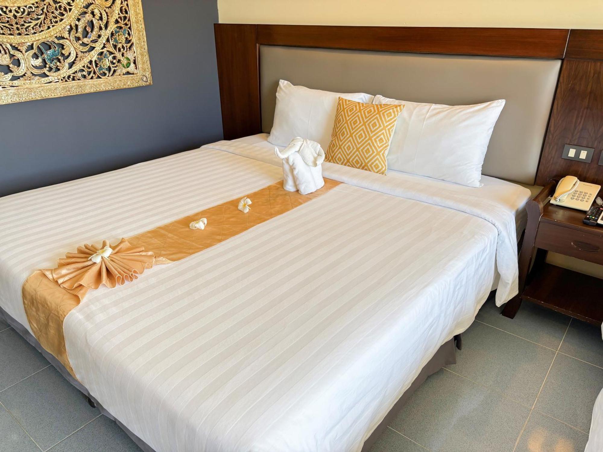 Blue Beach Grand Resort And Spa In Chalong Phuket By Dayuu Ban Saiyuan Zewnętrze zdjęcie